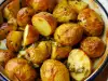 Печени пресни картофи със зелен лук и мащерка