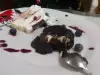 Лава кейк с черен и бял шоколад