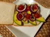Студени сандвичи с авокадо и чери домати