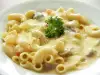 Macaroni with Processed Cheese and Mushrooms