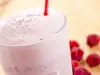 Летен коктейл със замразени малини
