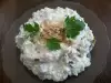 Mlečna salata sa kiselim krastavcima i maslinama
