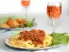 Спагети с домати и кълцано месо