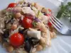 Mediterraner Salat mit Orzo Pasta