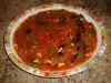 Баклажаны с томатным соусом и чесноком на сковороде