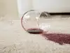 Как се чистят петна от вино?