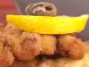 Пилешки шницел с пържени картофи и майонеза от авокадо