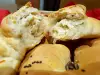 Kleine broodjes met Parmezaanse kaas en zaden