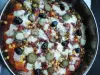 Пица с царевица, краставички и маслини