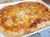 Пица с кренвирш, бекон и маслини