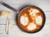 Яйца с домати