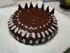 Празнична шоколадова торта с орехи