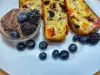 Pastel de frutas con proteínas y arándanos