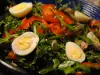 Диетична салата с рукола, чери домати и пъдпъдъчи яйца