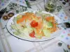 Здравословна салата от ябълки, моркови и айсберг