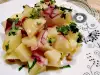 Ensalada de patata con cebolla roja y perejil