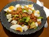 Salat mit Quinoa und getrockneten Tomaten Dressing
