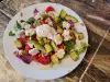 Obrok salata sa tunjevinom i avokadom