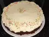 Сочна шоколадова торта с бяла глазура