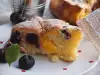 Obstkuchen mit Nektarinen und Sauerkirschen