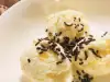 Ванилов сладолед с праскови и шоколадови пръчици