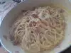 Спагети с бекон и сметана