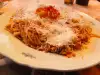Леки спагети с рулца от раци