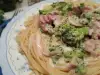 Спагети с бекон, броколи и сметанов сос