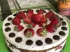 Пролетна ягодово-спаначена торта