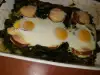 Яйца, запечени в гнездо от спанак