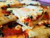Vegetarische Pizza mit Spinat und Käse