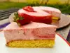Parfait Torte mit Erdbeeren und Sahne