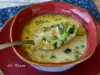 Suppe aus Zucchini und Erbsen mit Frischkäse