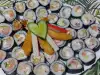 Sushi cu rulouri de raci