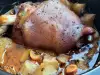 Varkensschenkel met aardappelen uit de slowcooker