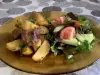 Свинско с картофи и свежа салата