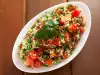 Salat mit Quinoa und Gemüse