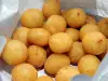 Златни сладки топчета