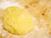 Testo od maslaca sa jajima i šećerom u prahu