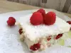 Бисквитена торта с кокосово мляко и малини