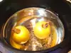 Kuvane jabuke sa cimetom u kukeru