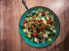 Витаминный салат с нутом и авокадо