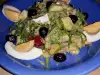 Витаминозна салата с авокадо и ябълка