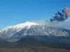 Сицилия настръхна! Вулканът Етна изригна